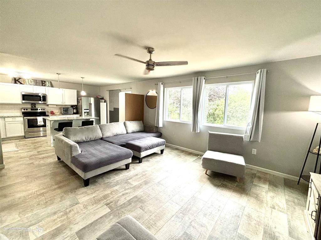 Davison, MI 48423,927 Village Drive