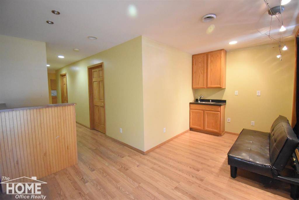 Owosso, MI 48867,211-213 N Ball Street