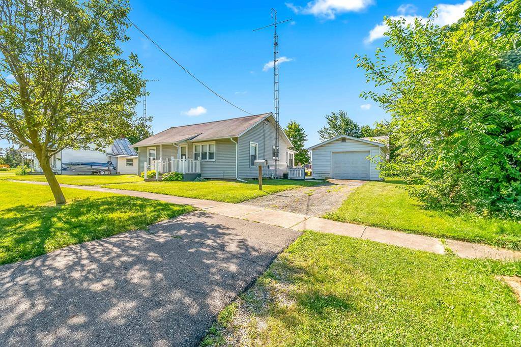 Waldron Vlg, MI 49288,105 Hillsdale Street