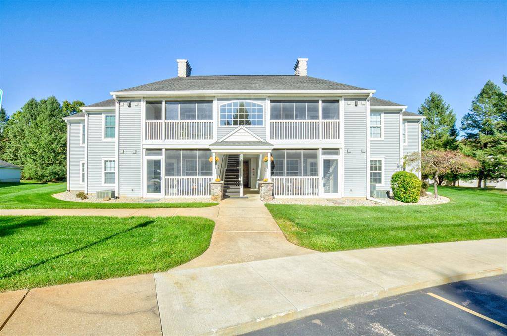 Summit Twp, MI 49203,712 W Barrington Circle