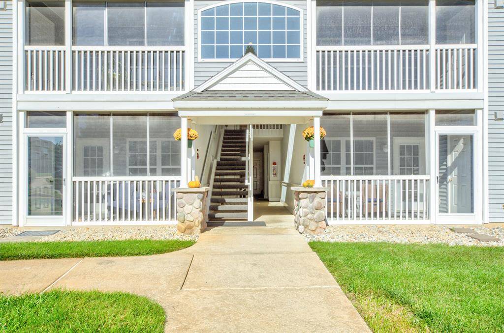 Summit Twp, MI 49203,712 W Barrington Circle