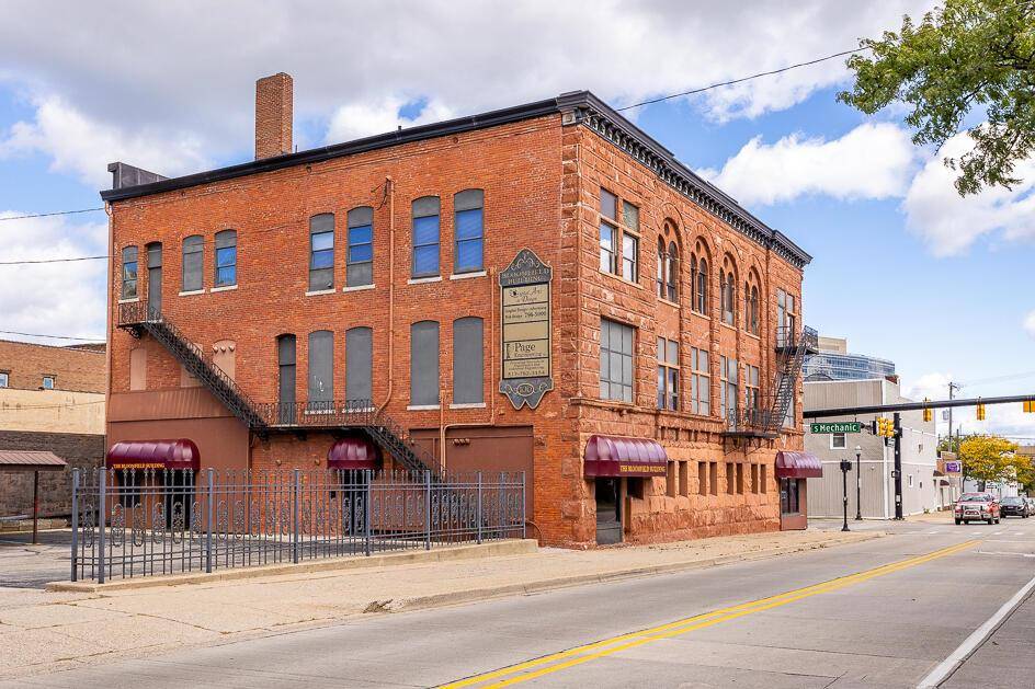 Jackson, MI 49201,100 W Washington Avenue # 102