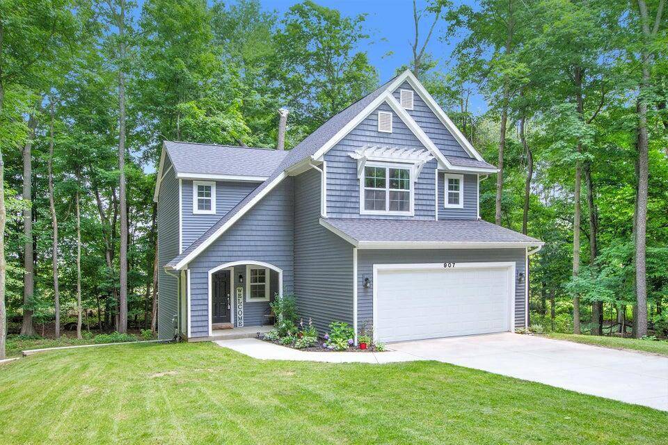 Marshall, MI 49068,907 Wooded Lane