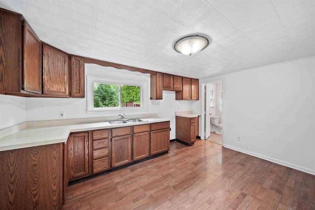 Leoni Twp, MI 49201,902 N Green Acres Street