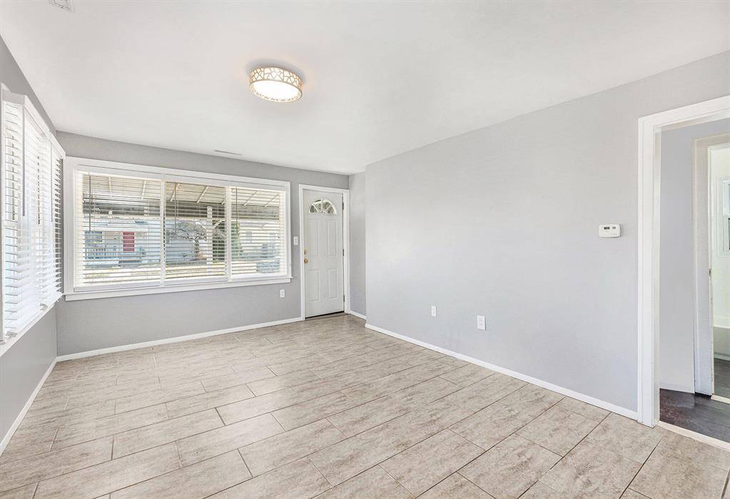 Roseville, MI 48066,28259 Maple Street