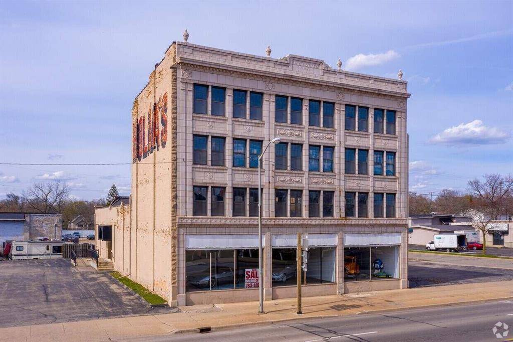 Jackson, MI 49201,528 E Michigan Avenue