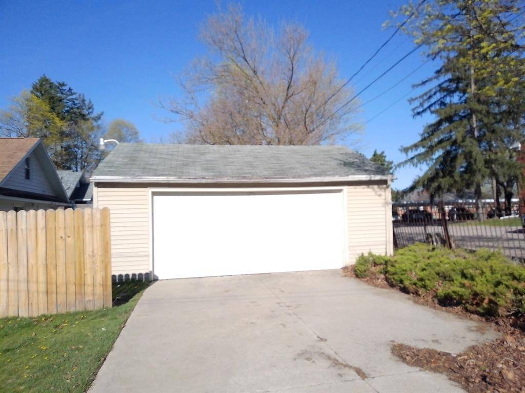 Jackson, MI 49203,802 Oakridge Drive
