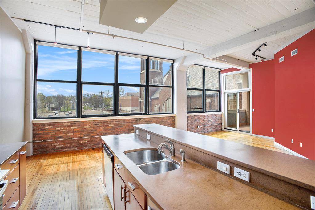 Jackson, MI 49201,109 W Washington Avenue 19
