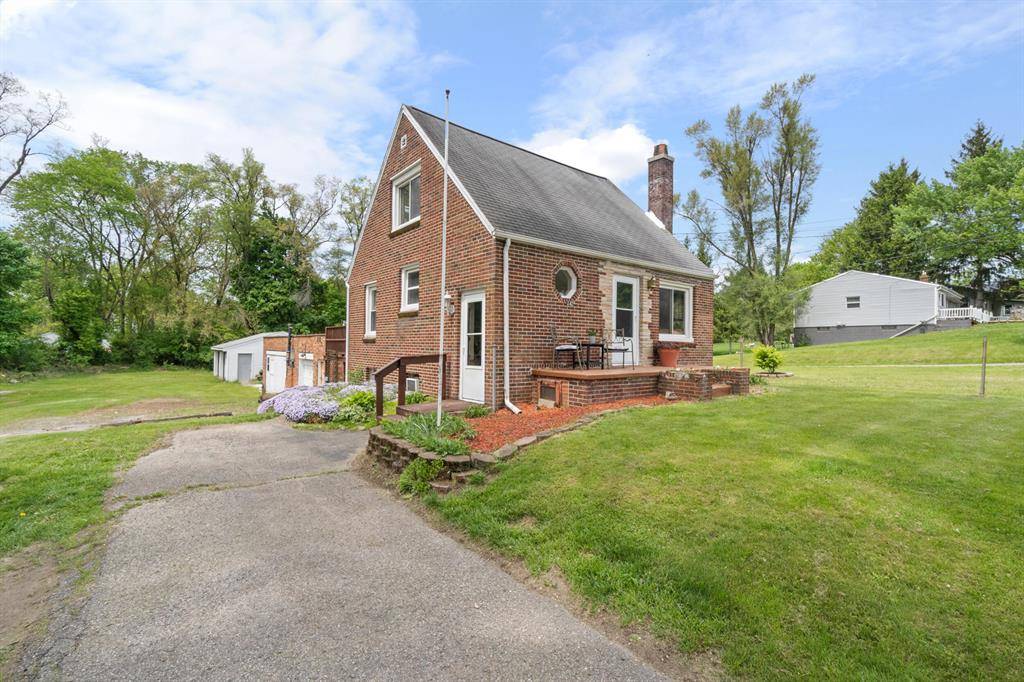 Leoni Twp, MI 49254,142 Maple Road