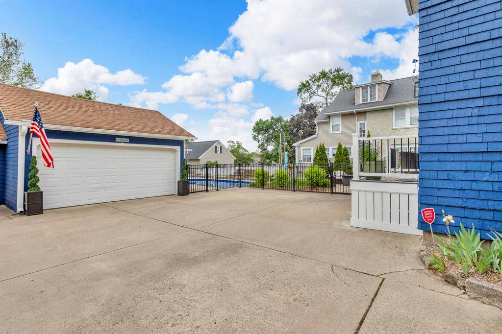 Jackson, MI 49203,1406 W Washington Avenue