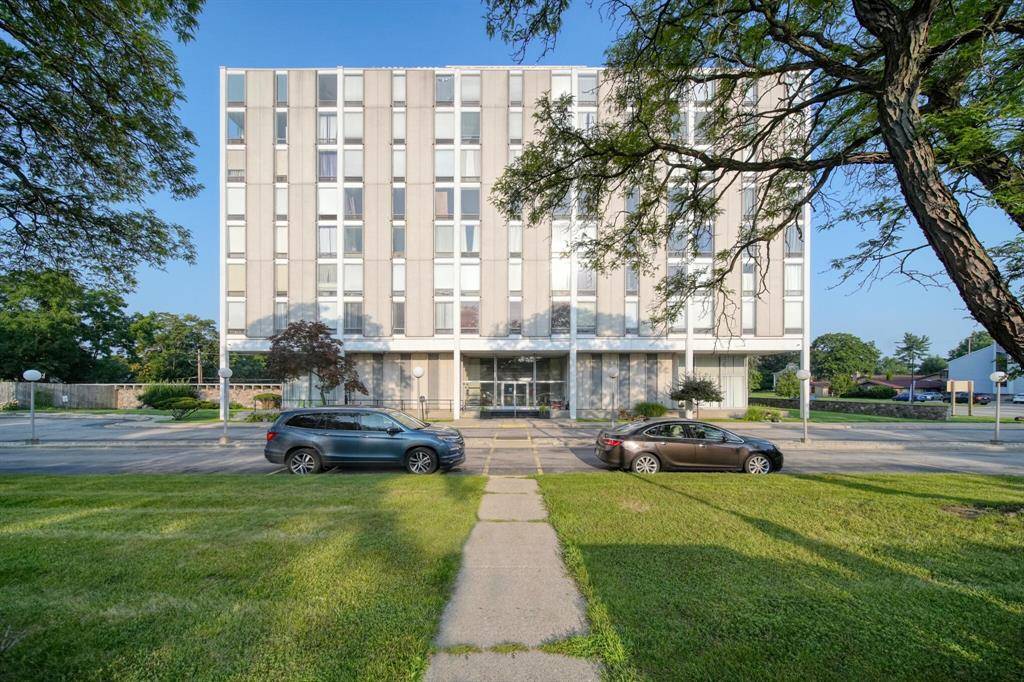 Jackson, MI 49201,715 W Michigan Avenue 202