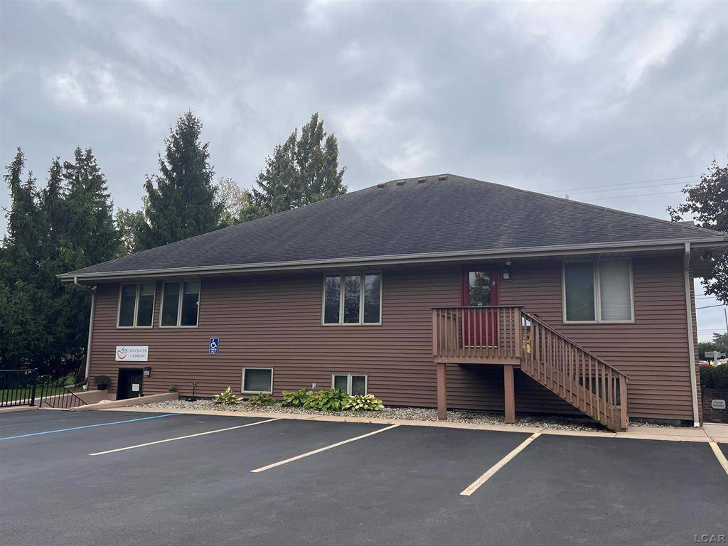 Adrian, MI 49221,1542 West Maple Avenue