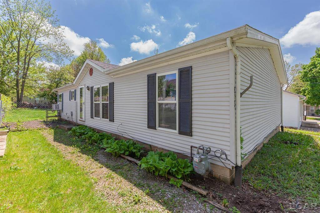 Adrian, MI 49221,943 Howell Avenue