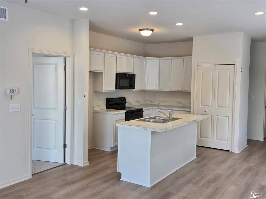 Raisinville Twp, MI 48161,809 Plum Village Drive Unit 56