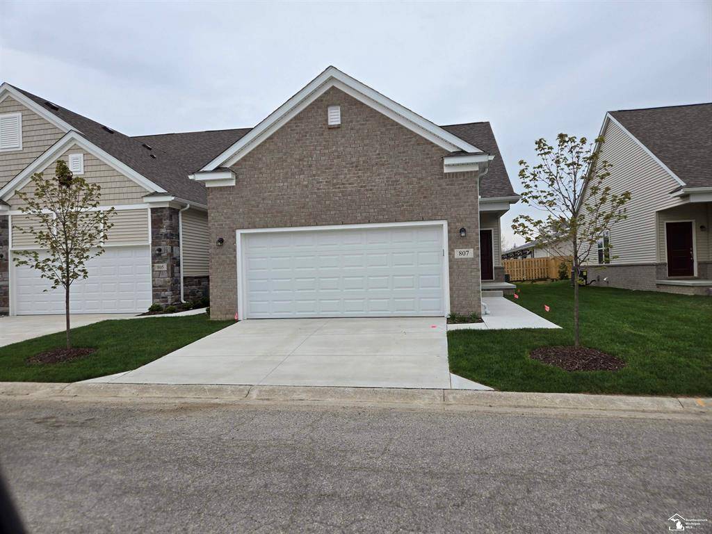 Raisinville Twp, MI 48161,807 Plum Village Drive Unit 57