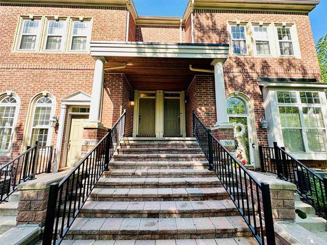 Northville, MI 48167,707 E River Park Village