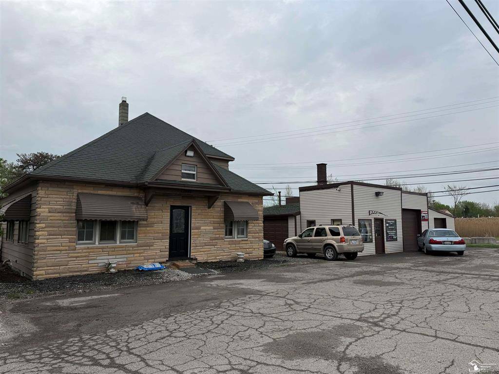 Ash Twp, MI 48117,12010 Telegraph Road Unit 1