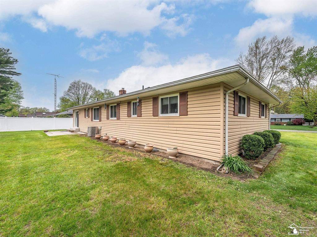 Bedford Twp, MI 48182,1103 Birchwood Drive
