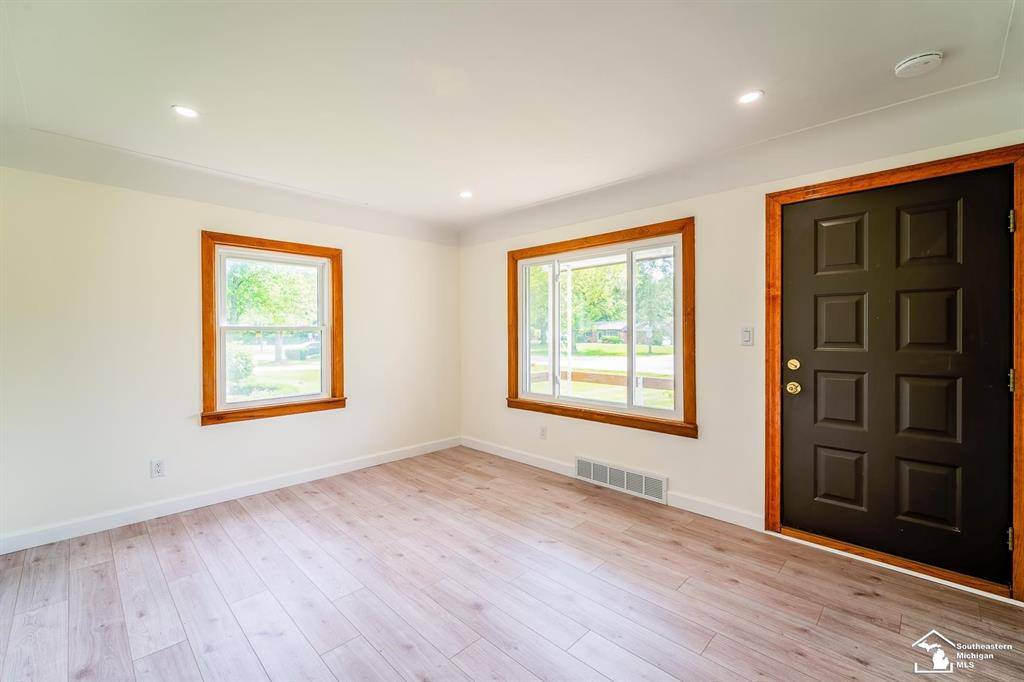 Huron Twp, MI 48164,21581 Huron River Drive
