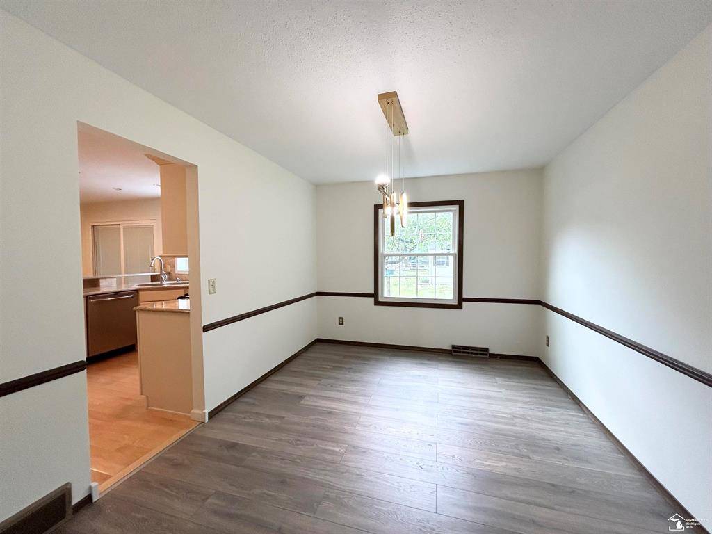 Bedford Twp, MI 48182,1727 Stoneybrook Lane