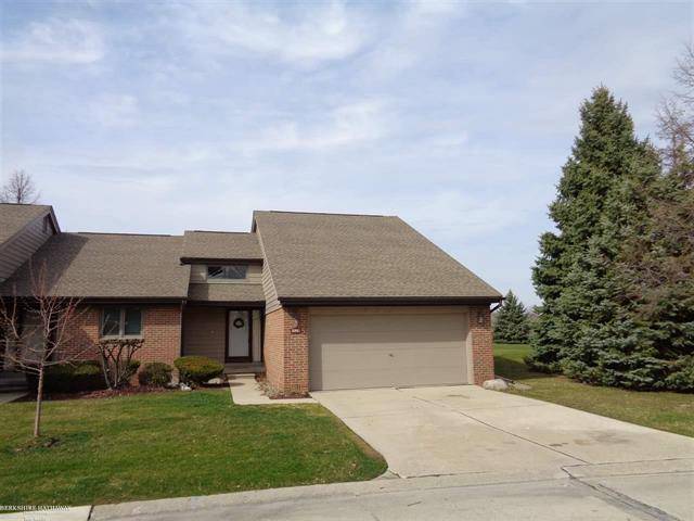 Macomb, MI 48044,15951 Meadows 4/1