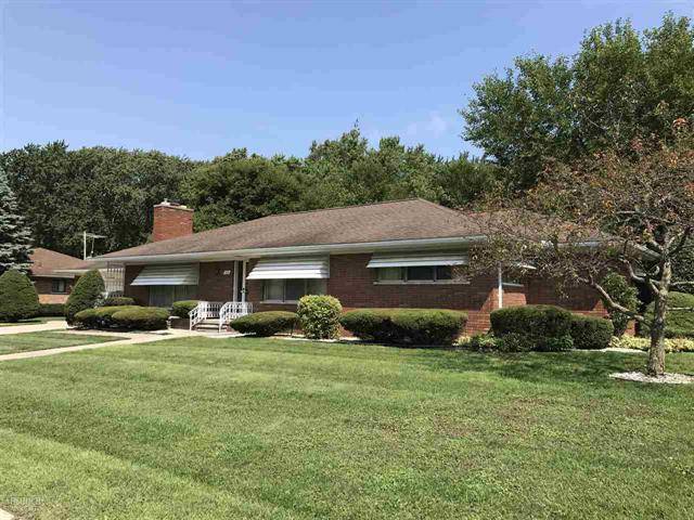 Grosse Pointe Shores, MI 48236,66 Shorecrest Circle