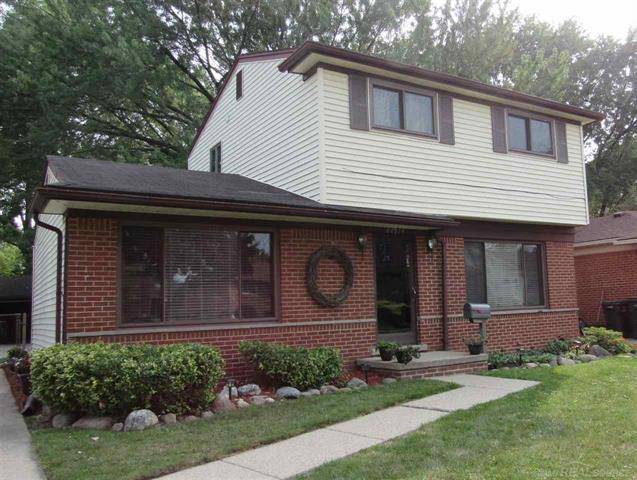 St. Clair Shores, MI 48082,22914 Violet