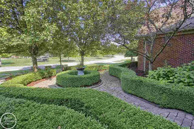 Shelby Twp, MI 48316,56372 Ashbrooke Drive E.