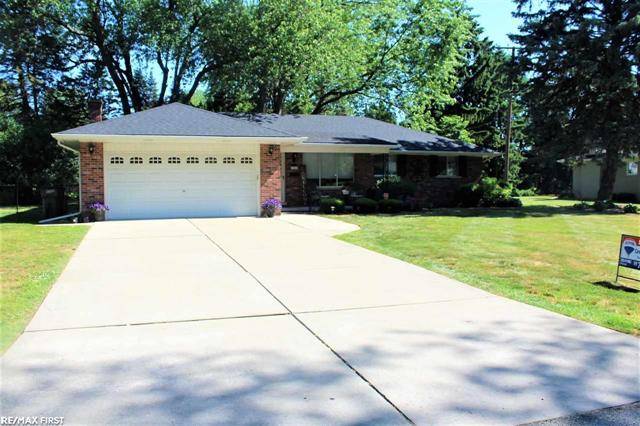 Clinton Township, MI 48035,19955 Thousand Oaks Dr