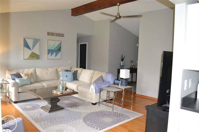 Macomb Twp, MI 48044,21743 Sue Ellen