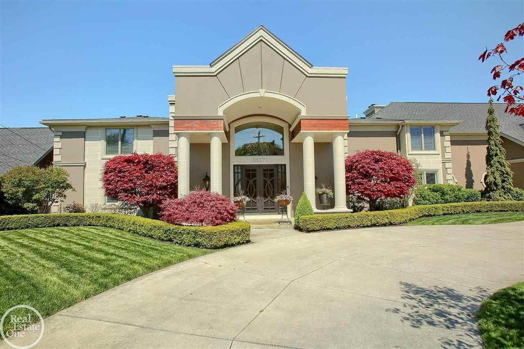 Harrison Twp, MI 48045,38371 Huron Pointe Drive