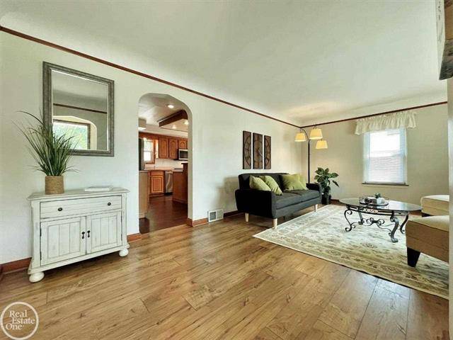 St. Clair Shores, MI 48082,22821 Raymond