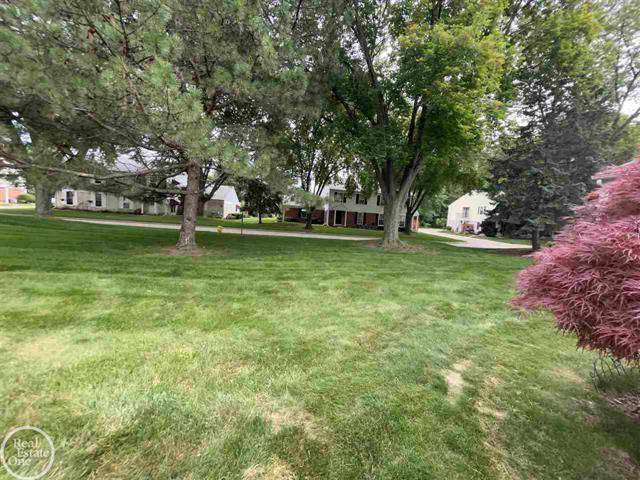 Harrison Township, MI 48045,24711 Meadow Creek