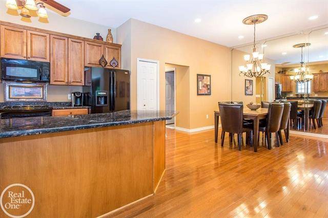 Shelby Twp, MI 48317,49071 Hidden Woods Lane 2