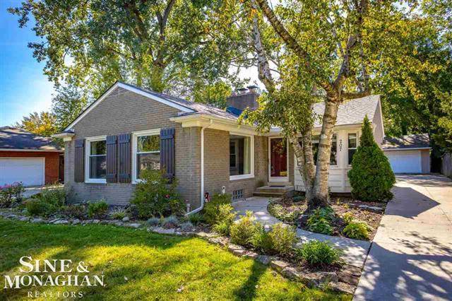 Grosse Pointe Farms, MI 48236,207 RIDGEMONT