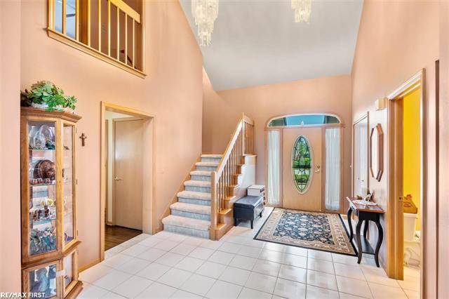 Clinton Twp, MI 48038,43965 Cadburry Dr