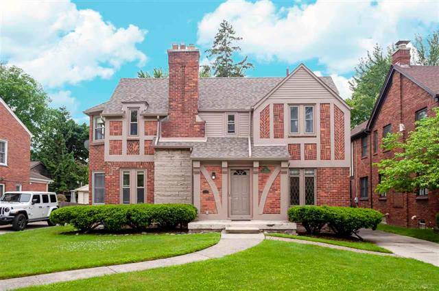 Grosse Pointe, MI 48230,811 Lincoln