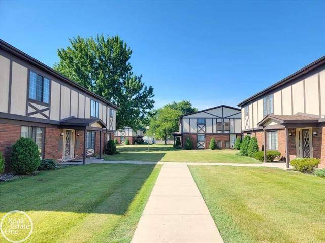 St. Clair Shores, MI 48080,22779 Grove 20