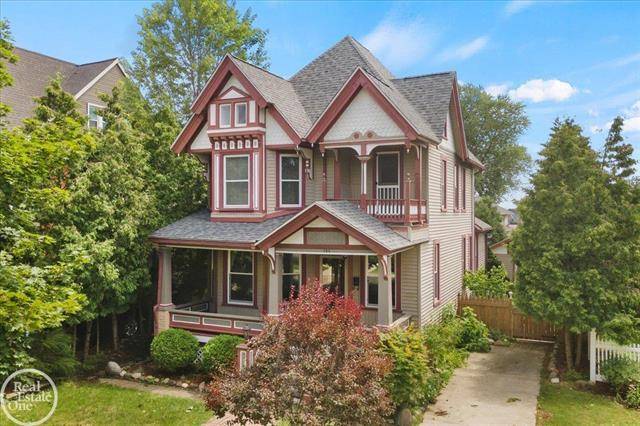 Marine City, MI 48039,151 S Main