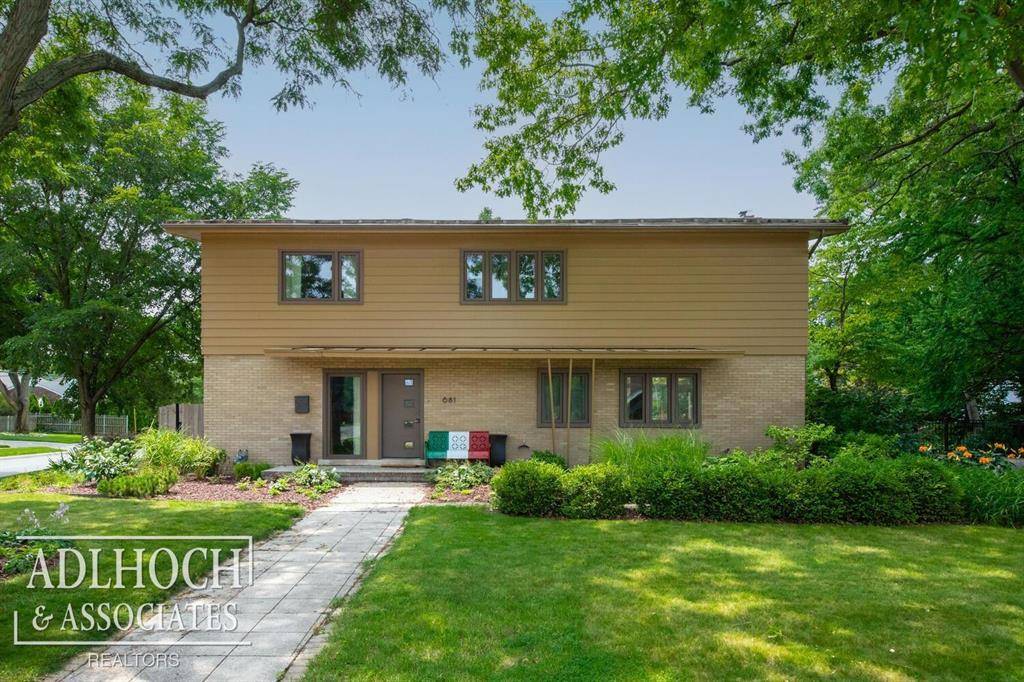 Grosse Pointe Woods, MI 48236,681 ROSLYN