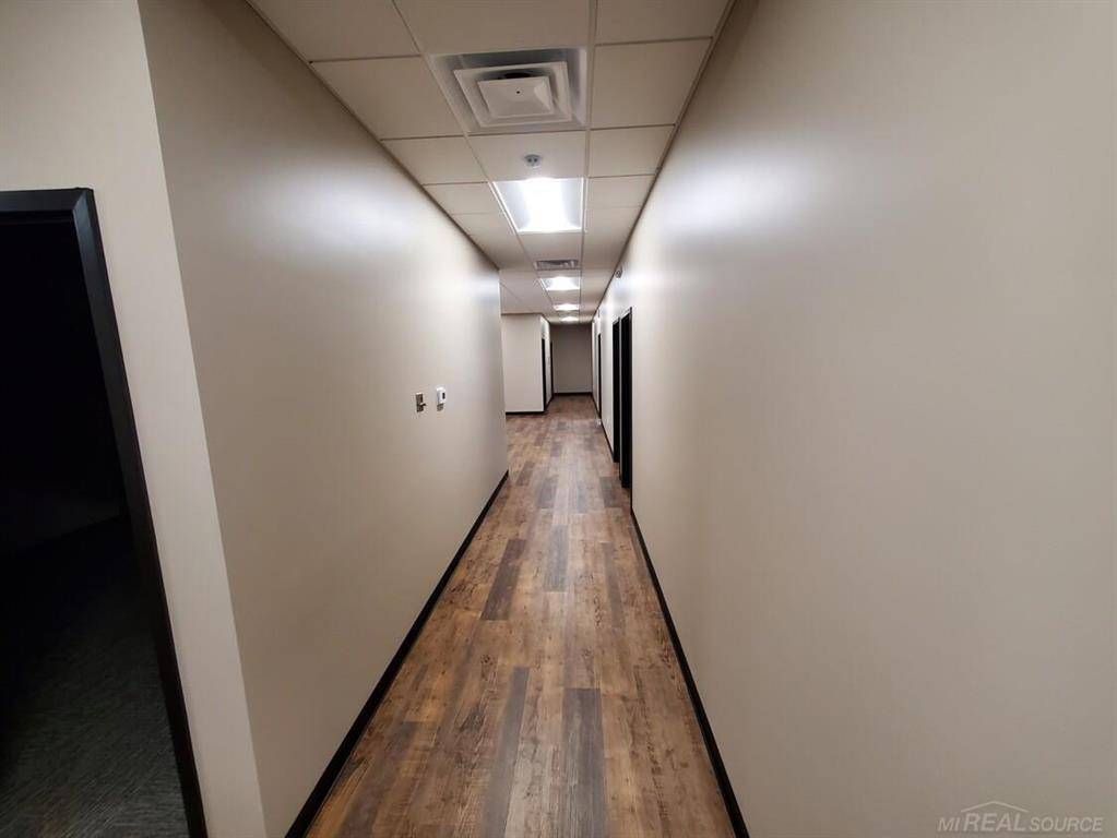 Macomb Twp, MI 48044,15300 21 Mile Road Single Private Office