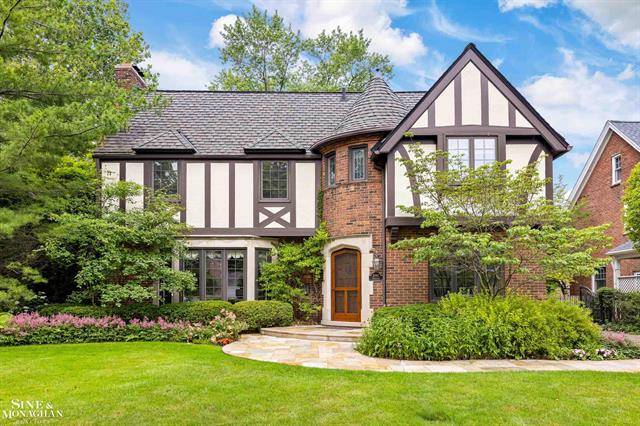 Grosse Pointe Park, MI 48230,1047 Kensington