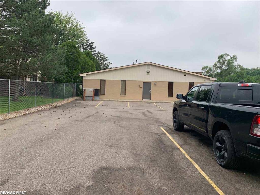 Warren, MI 48093,31690 Hoover Road