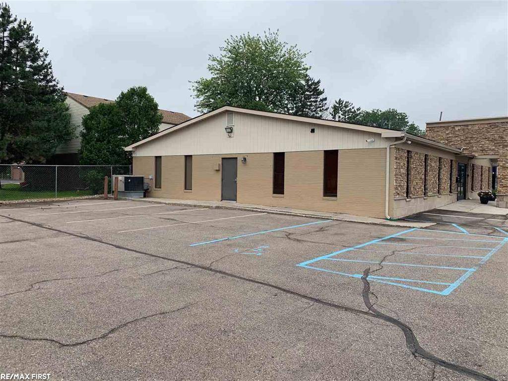 Warren, MI 48093,31690 Hoover Road