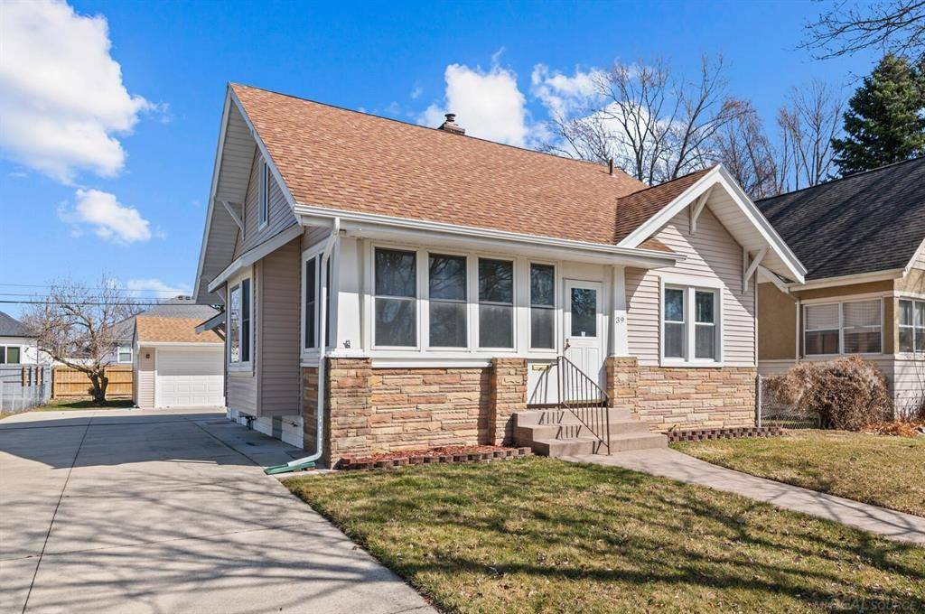 Mt. Clemens, MI 48043,39 Riverside