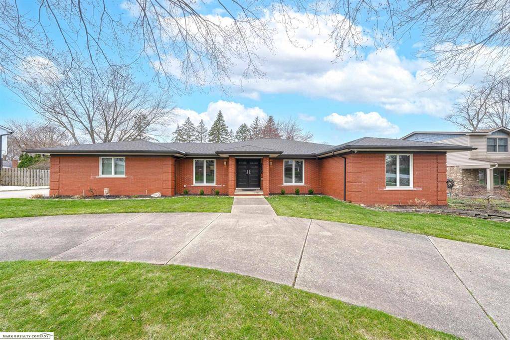 Clinton Twp, MI 48036,38849 Red Oakes