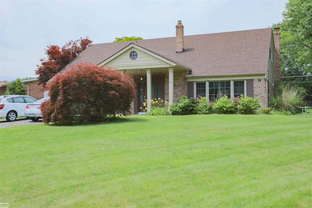 Shelby Twp, MI 48317,8693 Hedgeway Drive