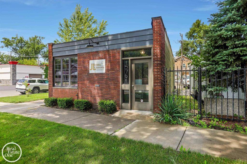 Detroit, MI 48224,15761 Mack Avenue