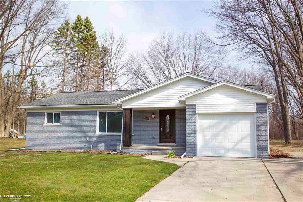 Clinton Twp, MI 48035,22905 Glenwood Street