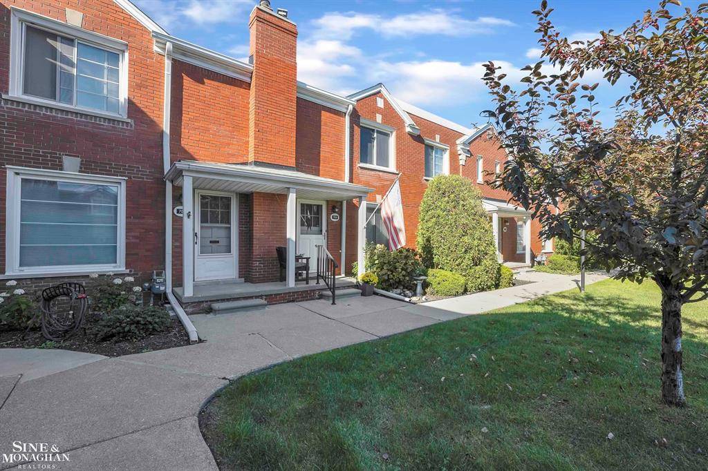 Grosse Pointe, MI 48230,703 1/2 Saint Clair Street